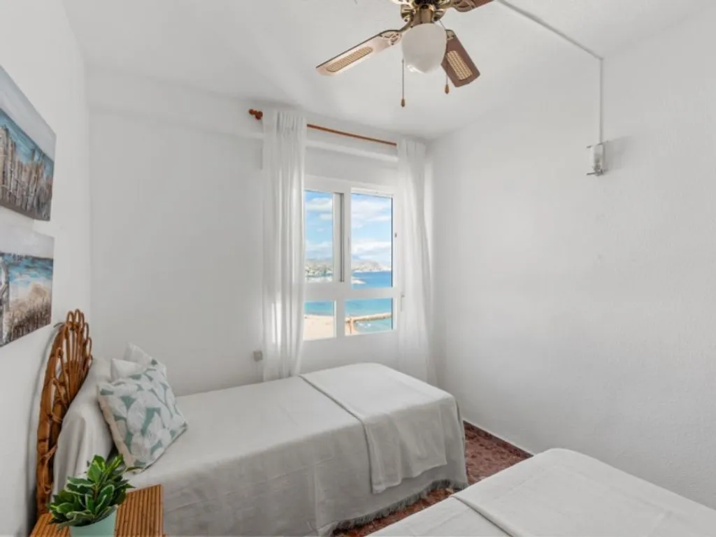 Chambres - Beachfront Corner Penthouse in El Campello