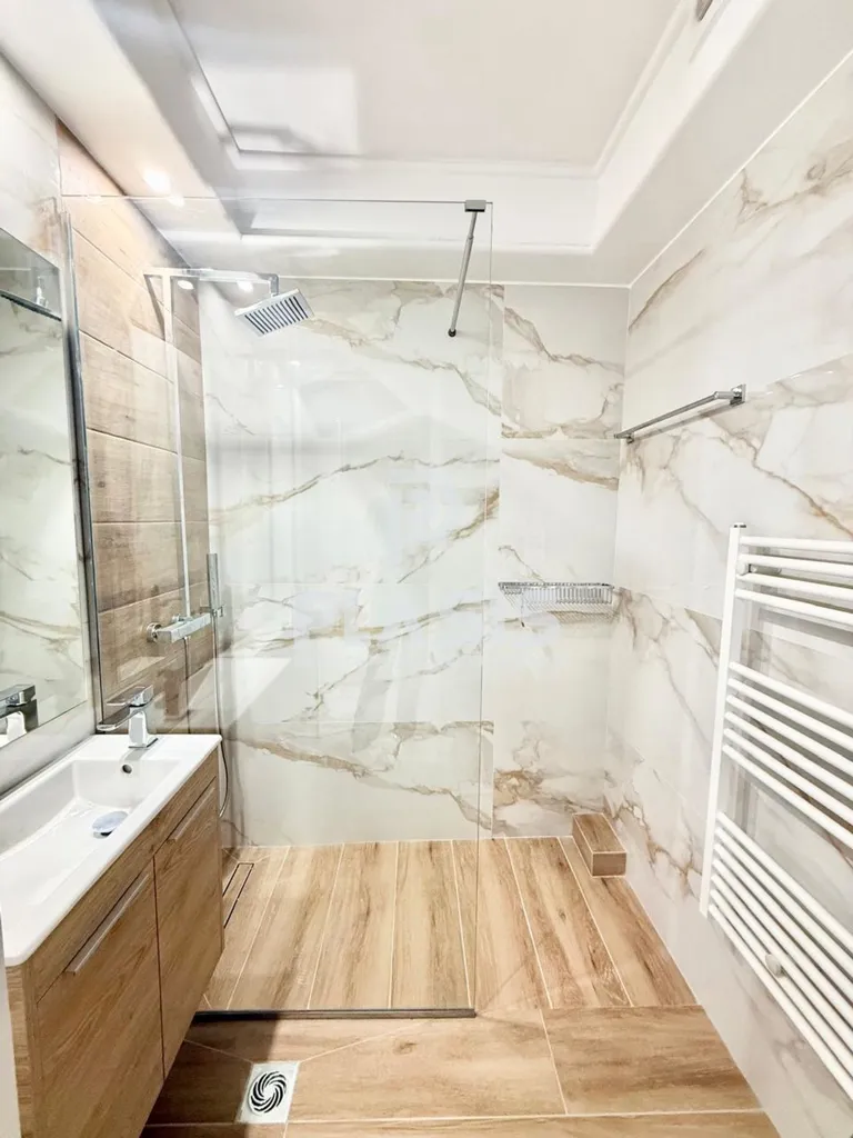 Salles de bain - Renovated Apartment with Balcony in Glyfada