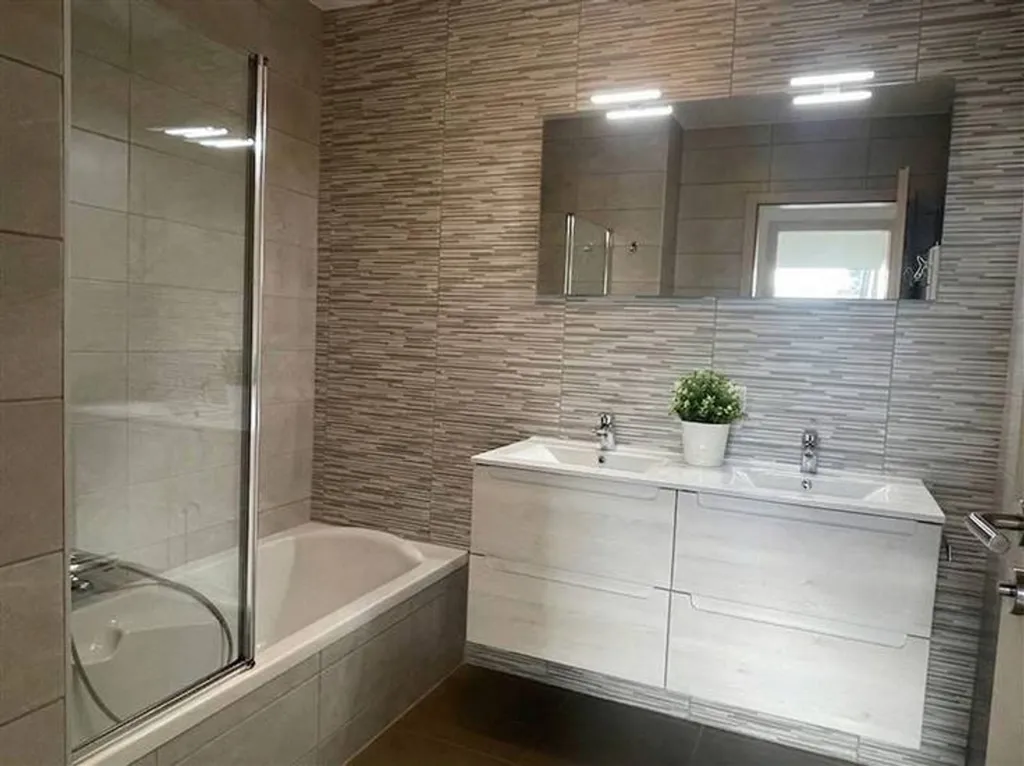 Vannitoad - Apartment with Terrace in Bastogne