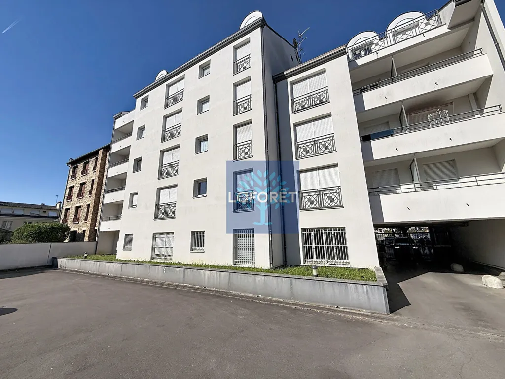 Välivaade - 2-Bed Flat with Parking in Brétigny Centre