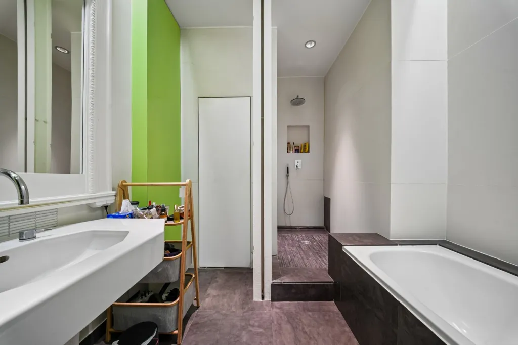 Vannitoad - Haussmannian Flat with Eiffel Tower View in Champs-de-Mars