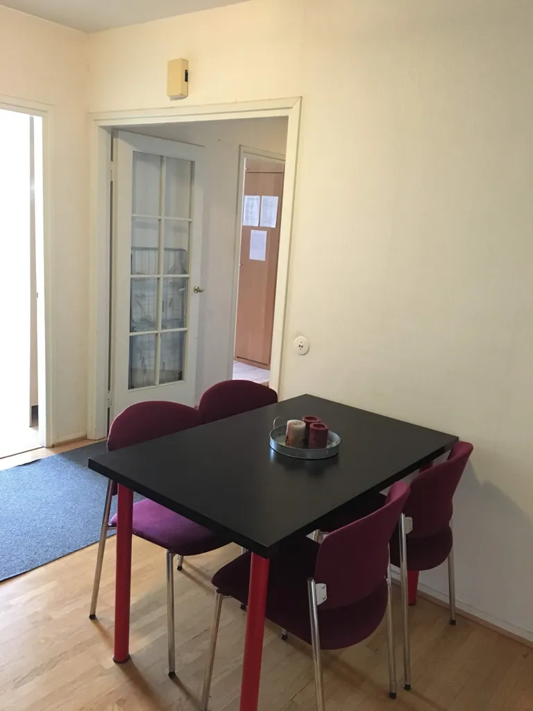 Salle à manger - Secure Studio Flat near Tampere Centre