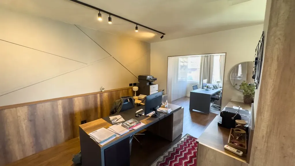 Bureau - Luxury Apartment with Parking in Cosenza
