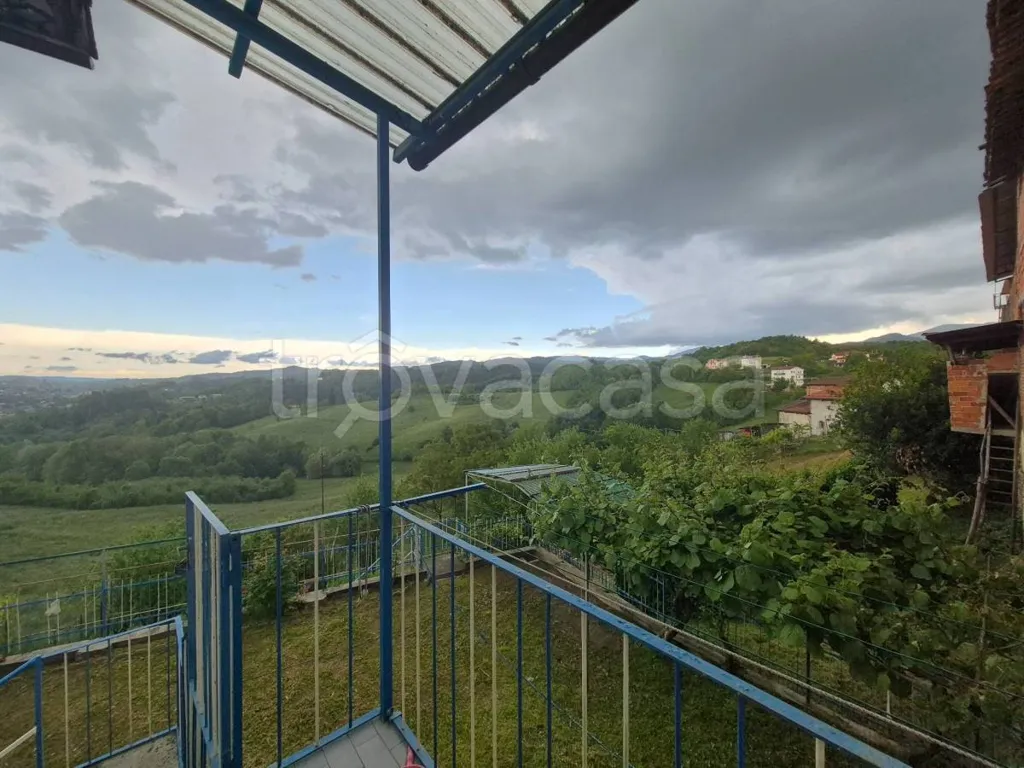 Rõdu - Semi-detached House with Garden in Monastero di Vasco
