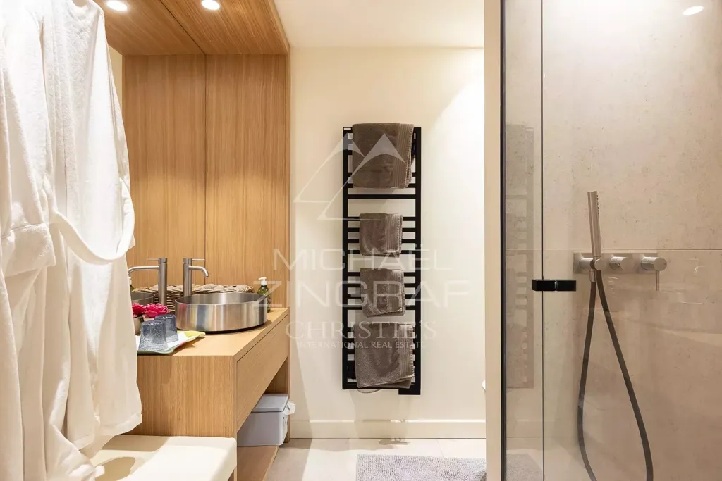 Salles de bain - Villa de luxe avec vue mer à Cannes