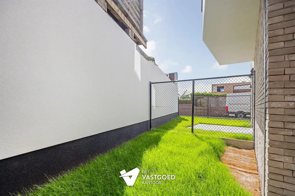 Giardino - Ground Floor Apartment with Terrace in Central Location