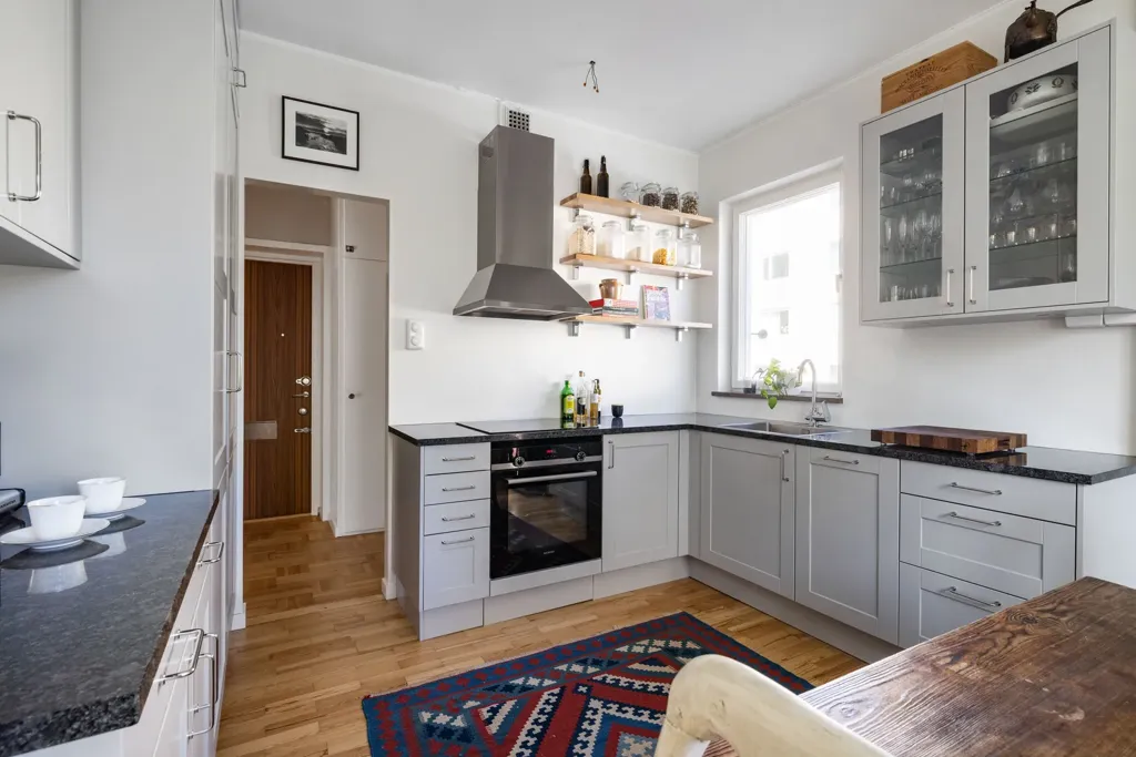 Köök - Bright Apartment with Balcony in Hammarbyhöjd