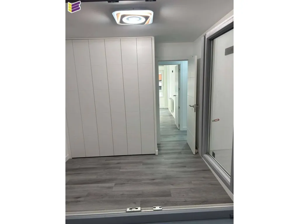 Entrée - Apartment with Terrace and Garage in Teis