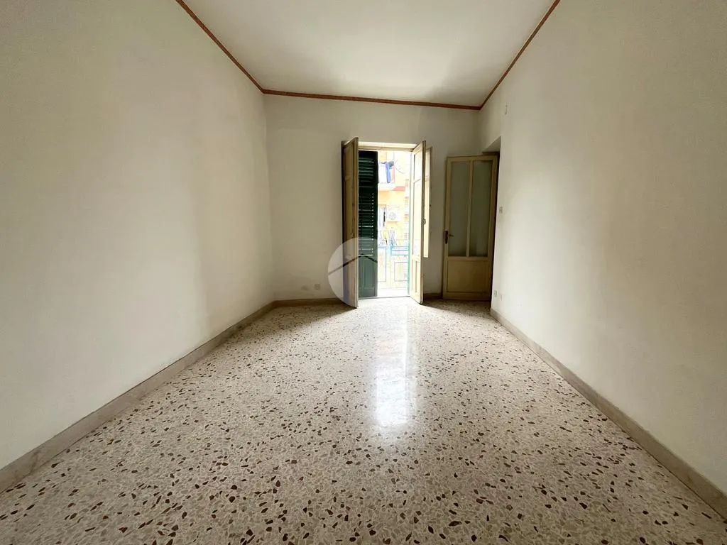 Stanze - Studio Flat for Sale with Balcony in Palermo