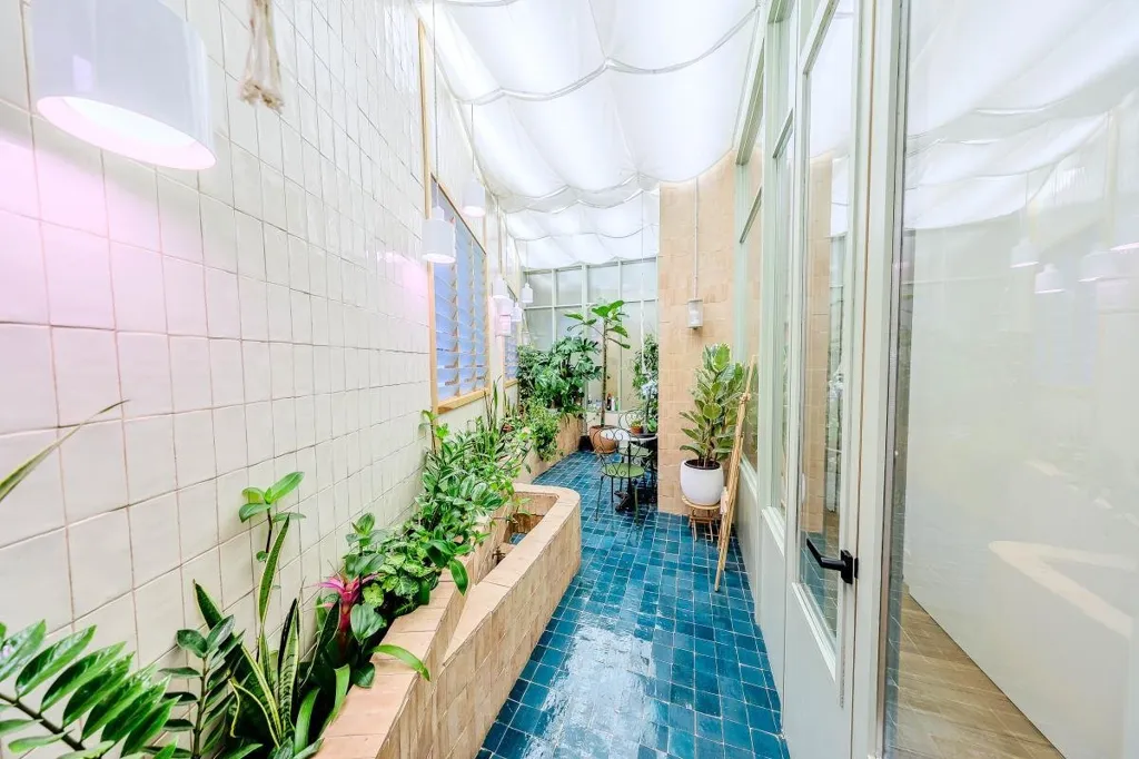 Aed - Luxury Apartment with Interior Garden in Madrid