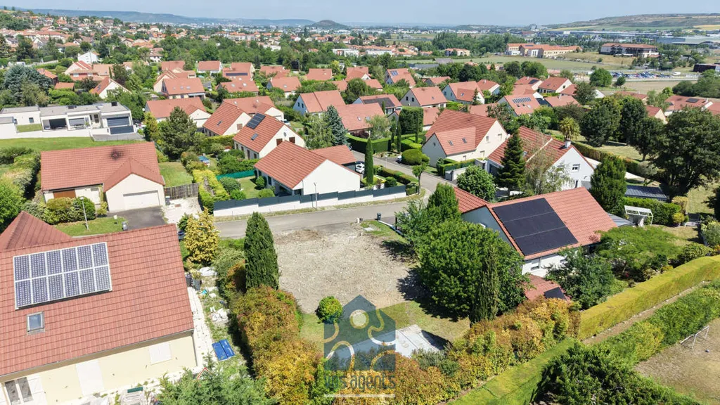 Constructible Plot with Pool in Pérignat-les-Sarlièves