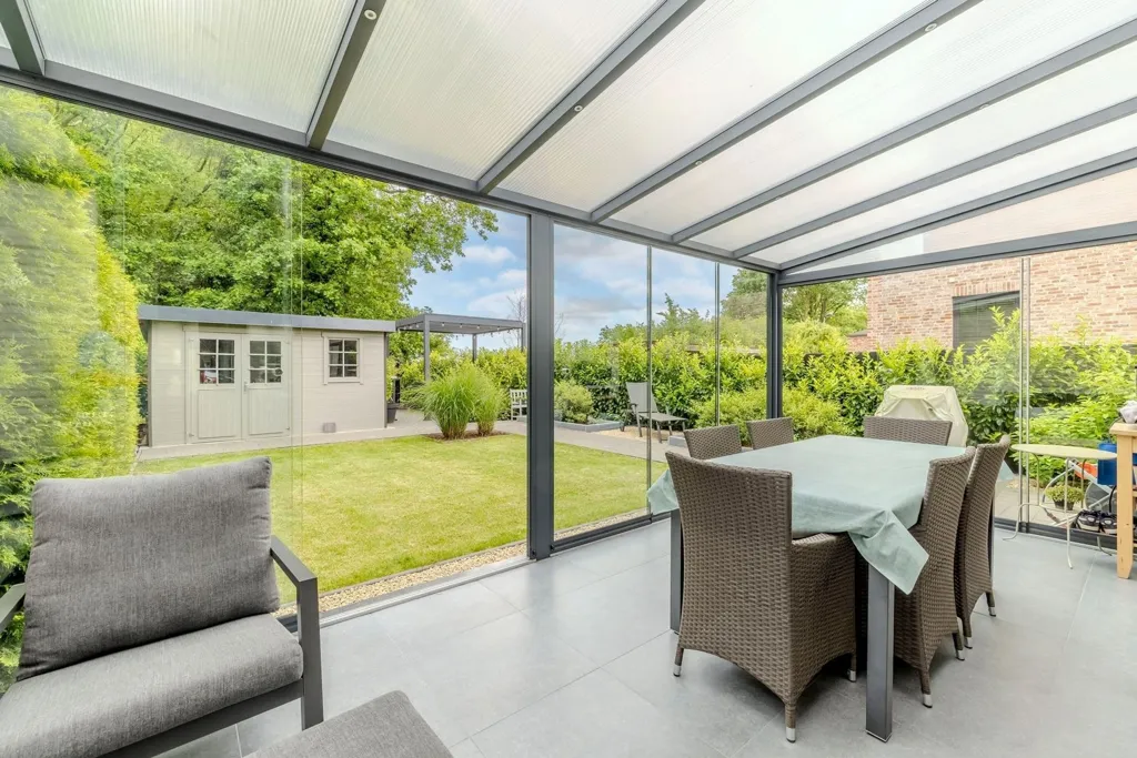 Terrasse - Energy-Efficient House with Terrace in Itegem