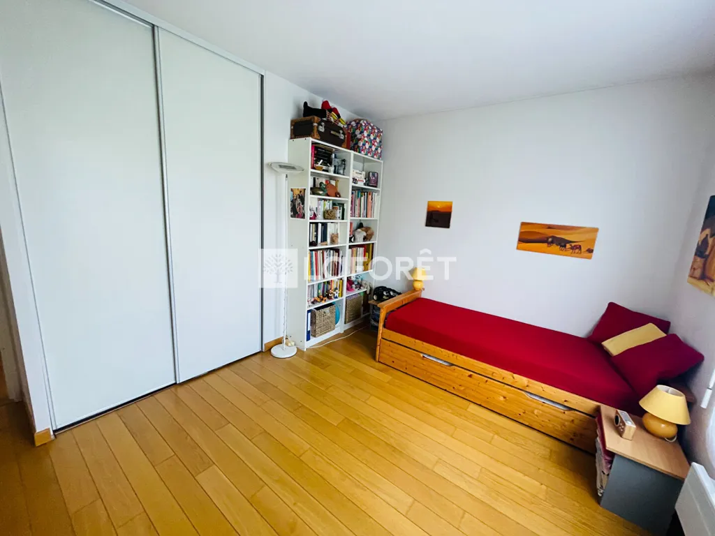 Chambres - Appartement 3 Pièces avec Terrasse à Nanterre