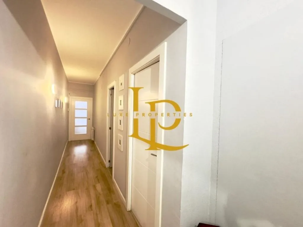 Entrée - Luxury Duplex with Terrace in Cerdanyola del Vallès