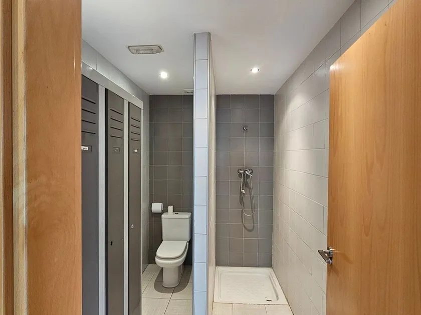 Bathrooms - Hotel with Bar-Restaurant near Corella Centre
