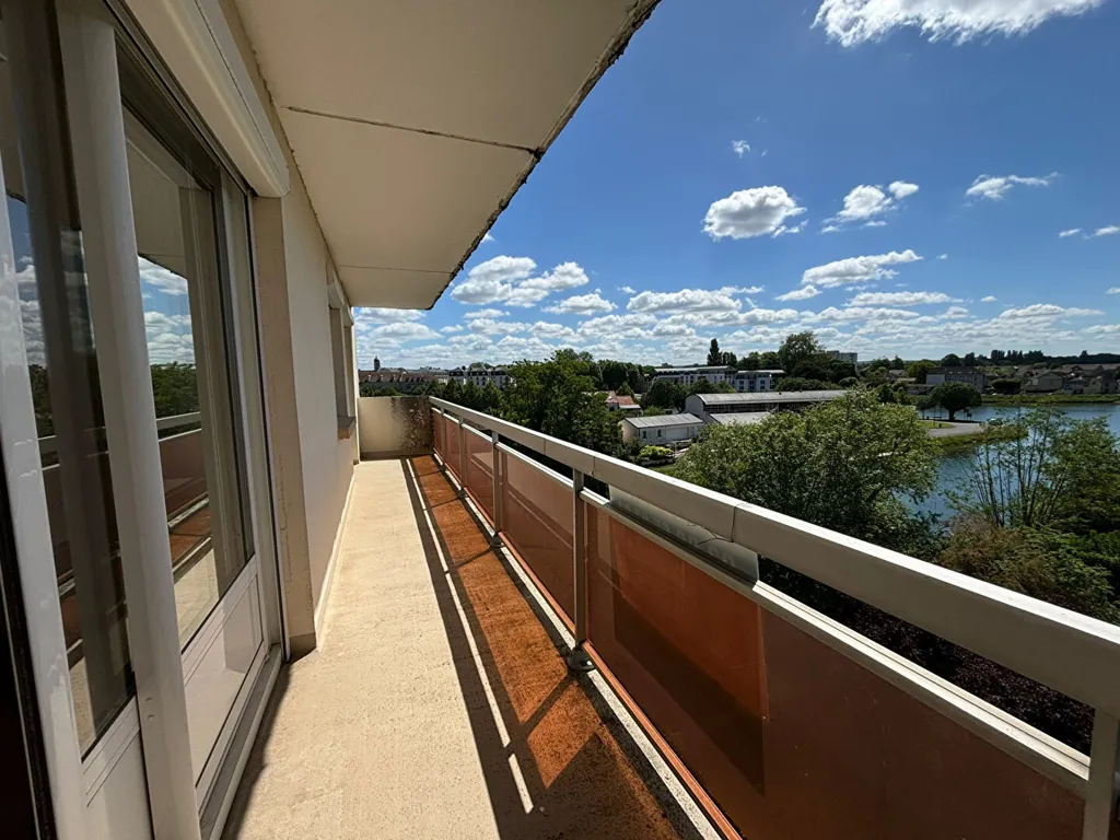 Balcon - Appartement 3 Pièces avec Balcon à Sens