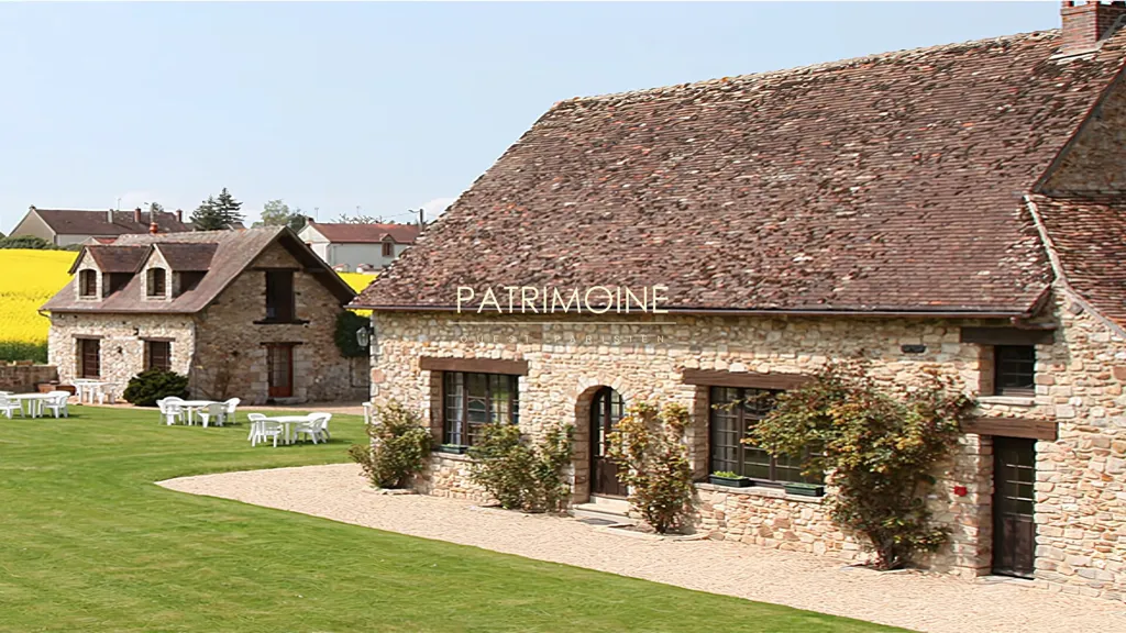 Välivaade - 13th Century Manor with Pool in Rambouillet