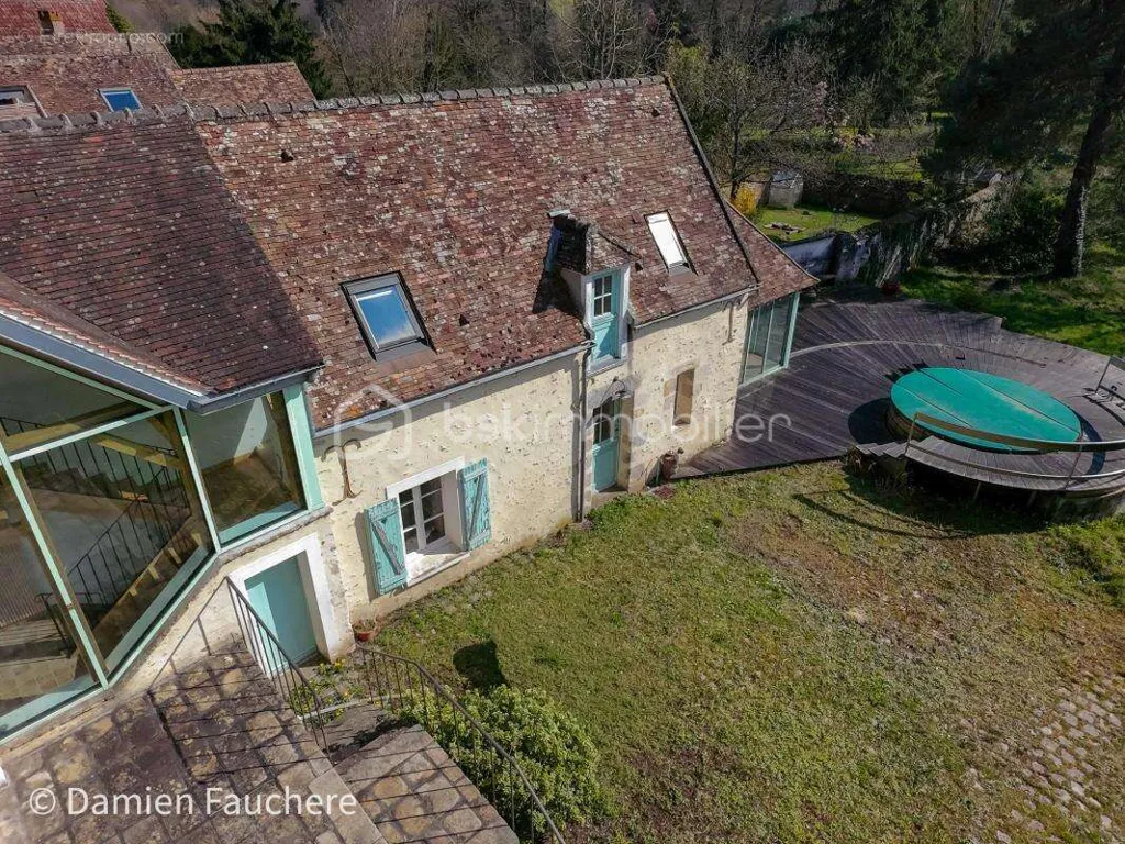 Vue aérienne - Demeure de Caractère en Deux Habitations à Sainte-Mesme