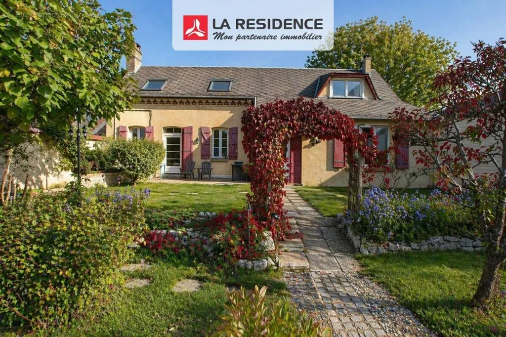 5-toaline maja asukohas Courcelles-Sur-Seine