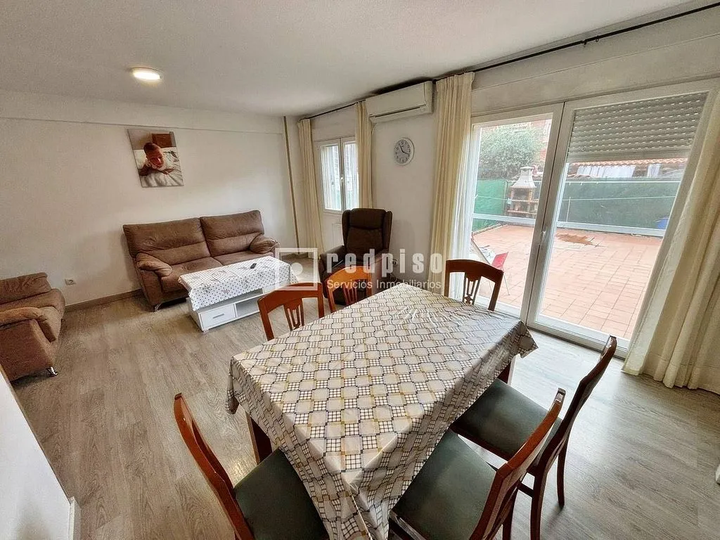 Söögituba - Semi-detached House with Garage in Alovera