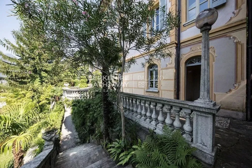 Välivaade - Luxury Villa with Lake View in Dizzasco