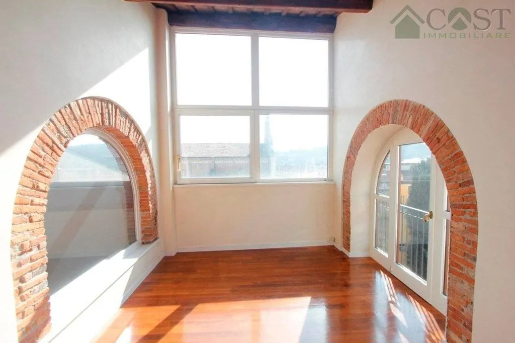 Pièces - Luxury Penthouse with Panoramic Views in Vicenza