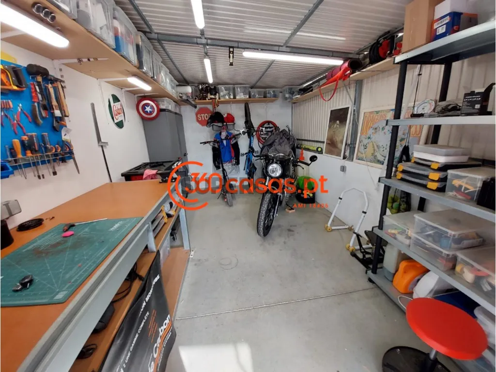 Garage - T5 House with Terrace in Faro