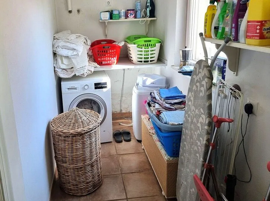 Utility Room - Rustic House with Pool in Lucena del Puerto