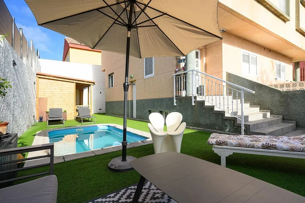 Bassein - Terraced House with Pool in Las Mesas