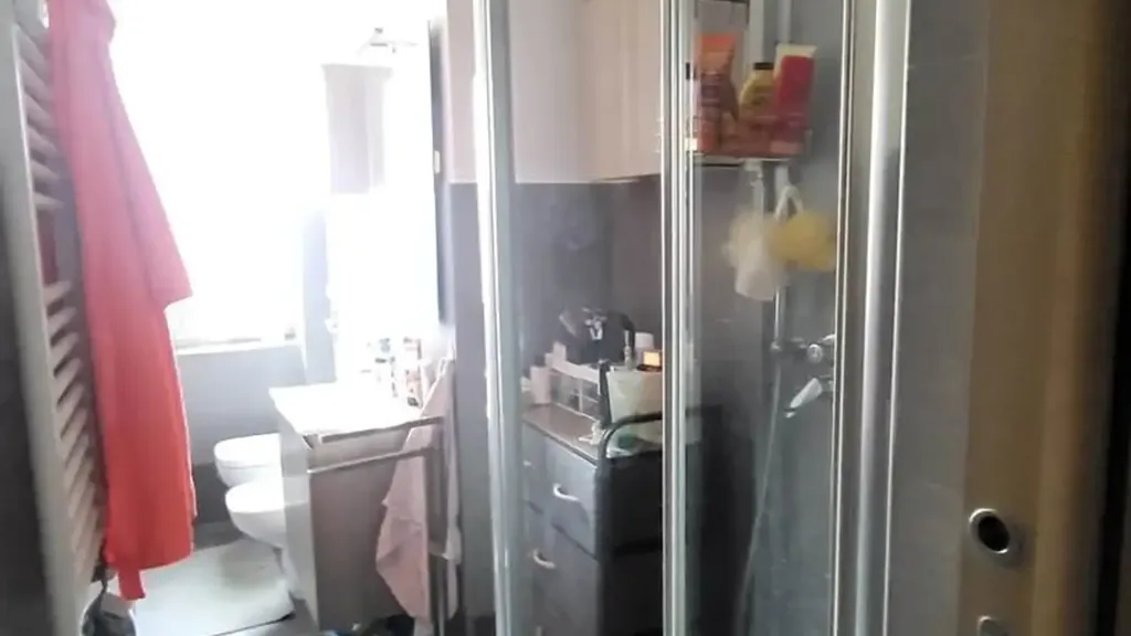 Salles de bain - 3-Bedroom Apartment with Balcony in Milan