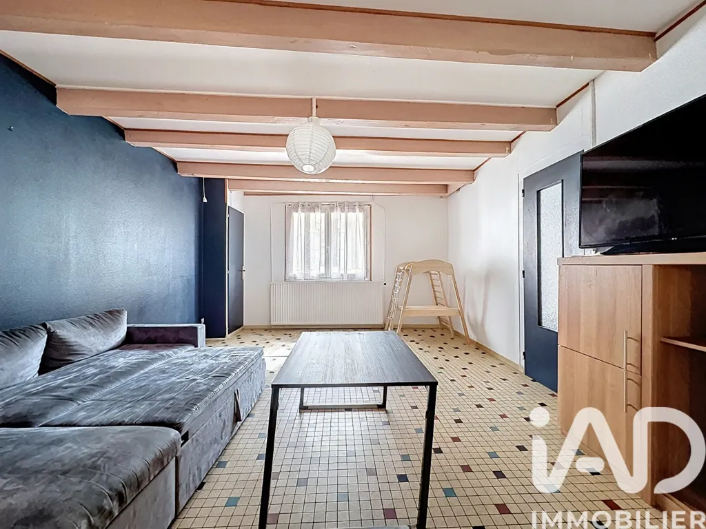Elutuba - City House with Pool in Luçon