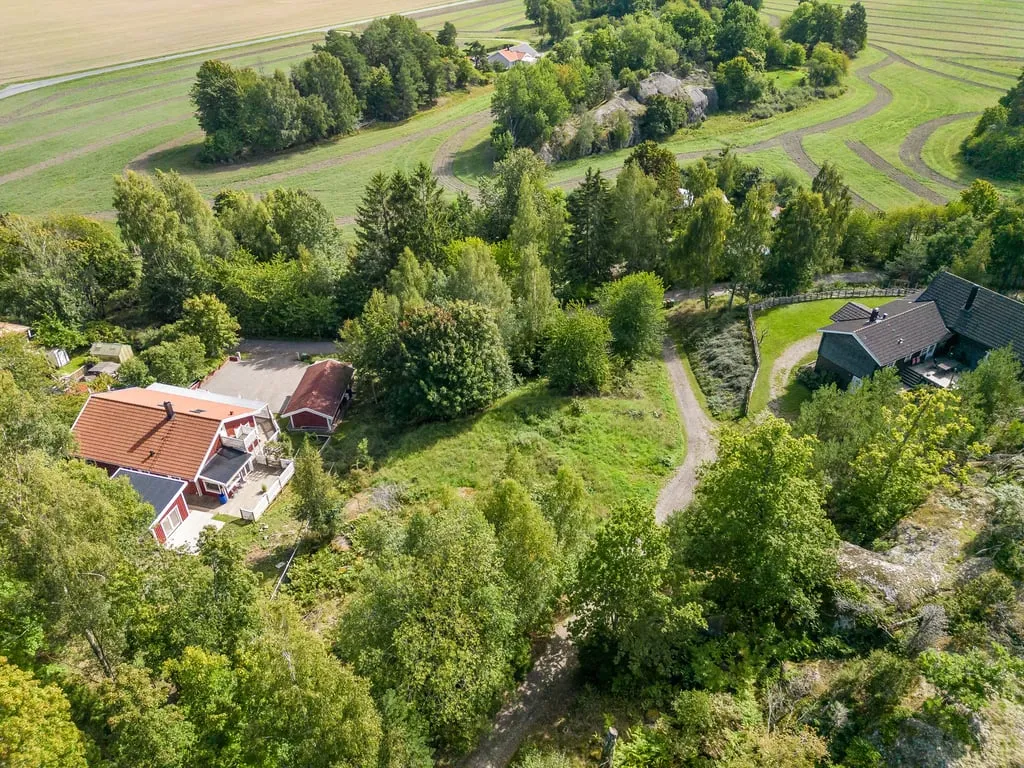 Õhuvaade - Scenic Plot with Coastal Access in Södermanland