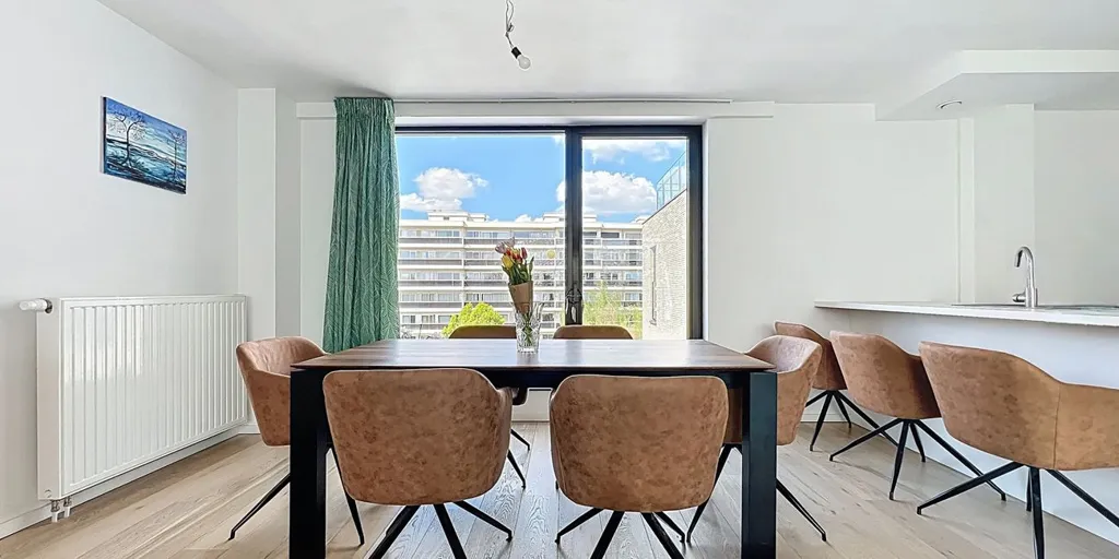 Salle à manger - Appartement avec Terrasse et Parking à Schaarbeek