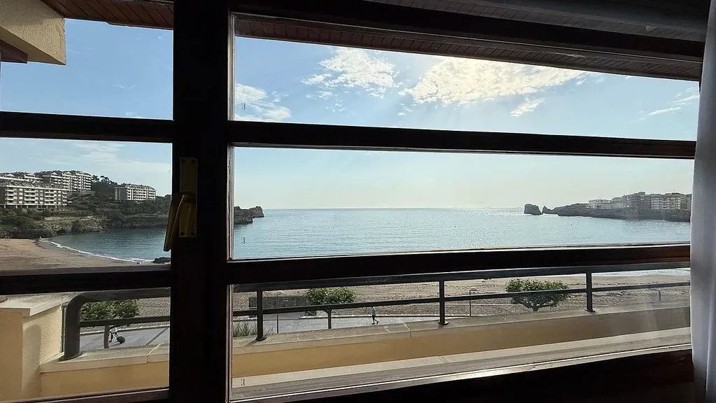 Pièces - Apartment with Pool and Sea View in Castro Urdiales