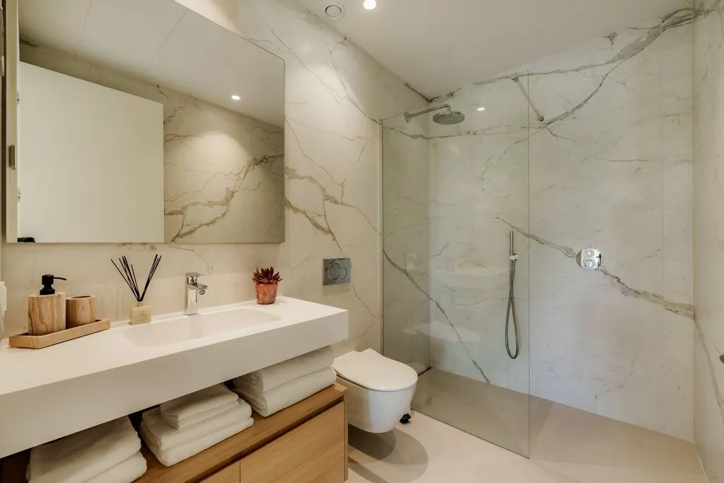 Vannitoad - Triplex with Rooftop Pool in Marbella Golden Mile