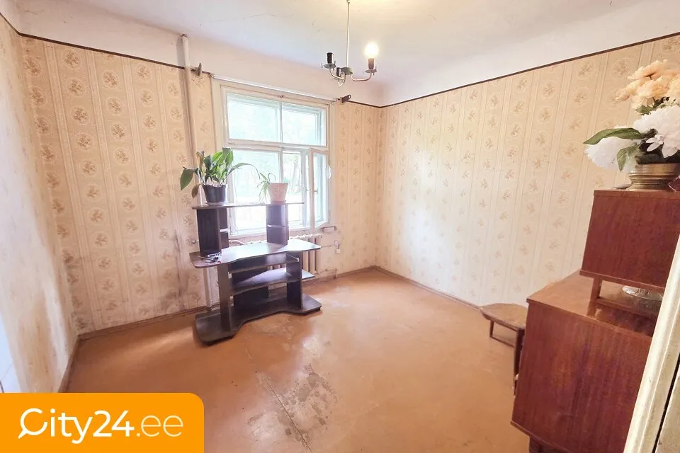 Bureau - Spacious House with Garden in Mežciems, Riga