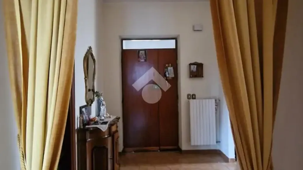 Esik - Triplex with Garden in Latina