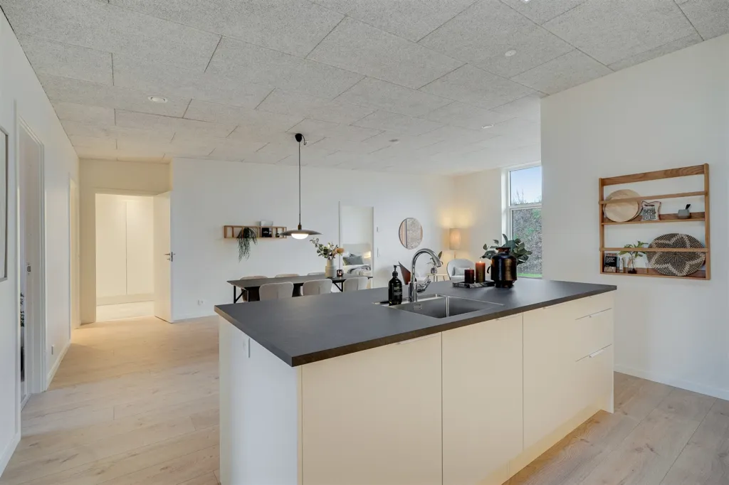 Cucina - Contemporary Townhouse with Terrace in Grejs