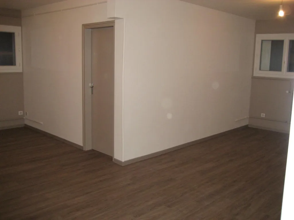 Pièces - Appartement T3 avec Parking en Centre-Ville de Guéret