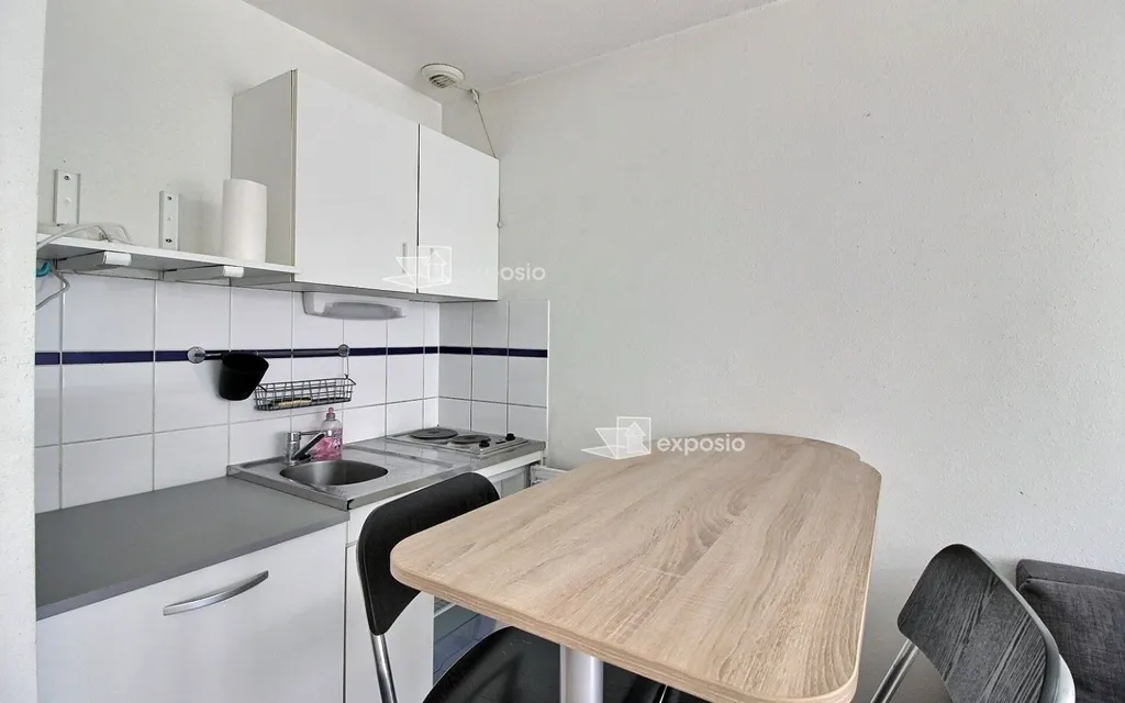 Cuisine - Studio Meublé avec Balcon à Strasbourg