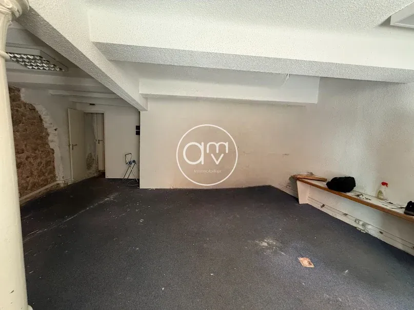 Toad - Commercial Space with Climatisation in Hyères
