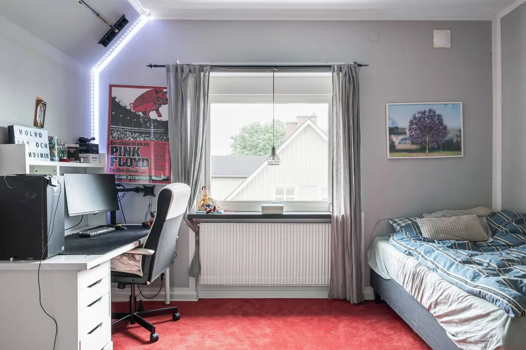 Chambres - Generous Family Home with Development Potential in Tyringe