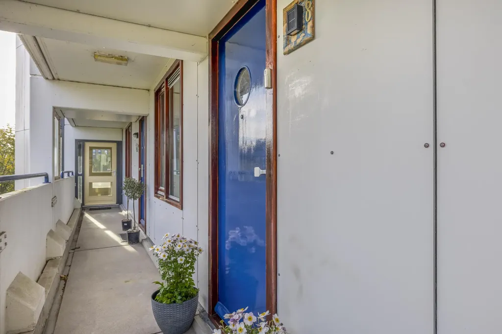 Entrée - Galerie Flat with Balcony in Zoetermeer