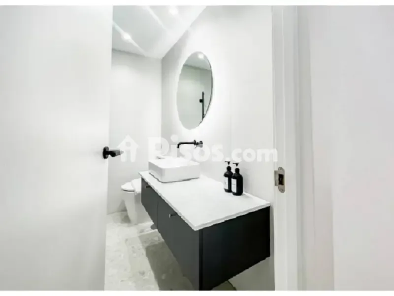 Salles de bain - Amueblé Flat with Balcony in Carrer Girona
