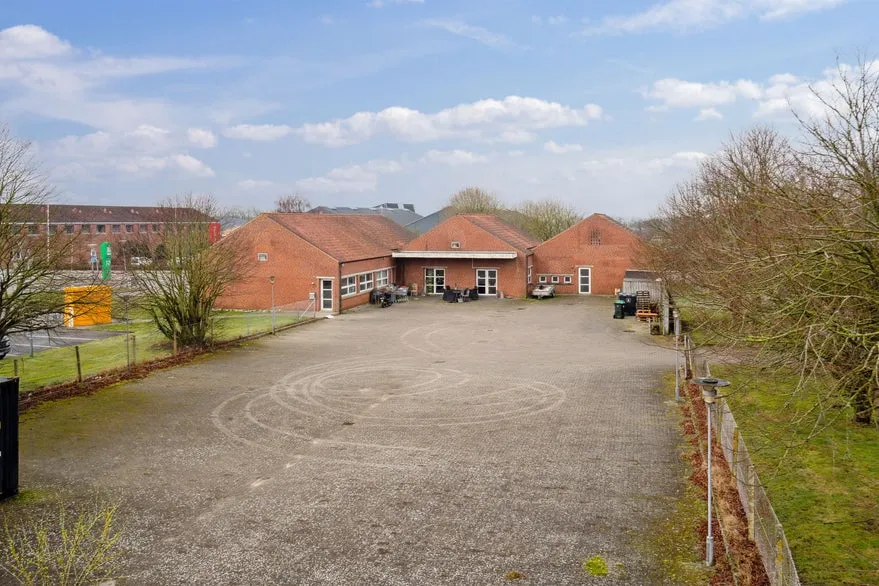 Exterior - Versatile Property with Parking in Skærbæk