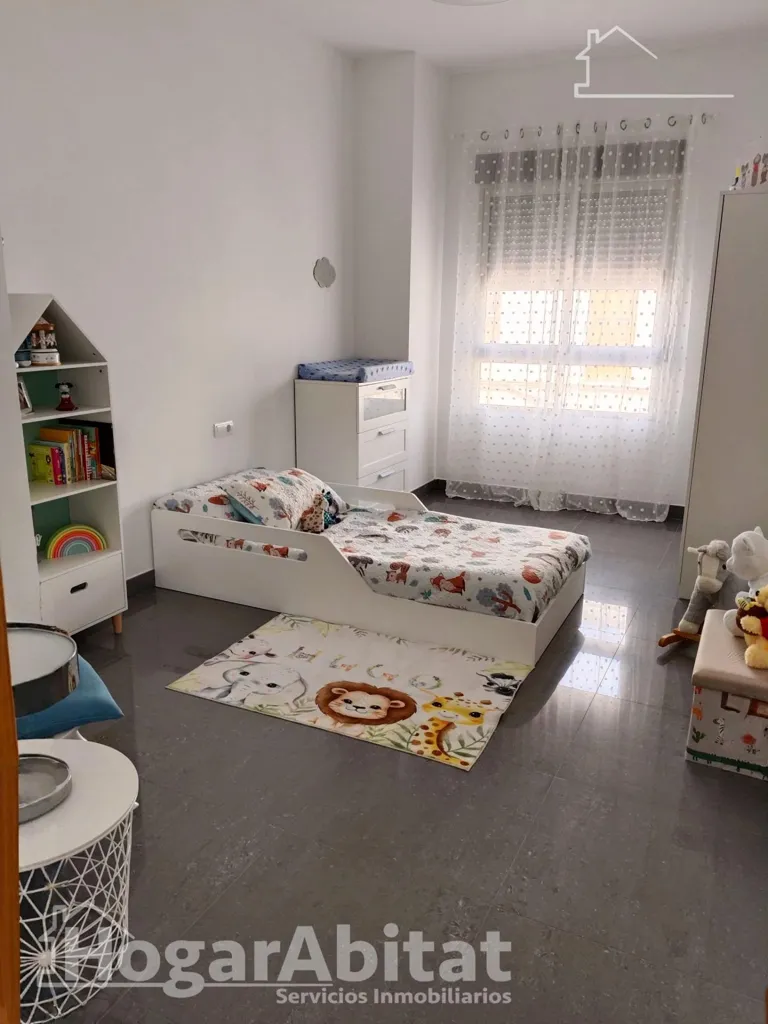 Magamistoad - Spacious Corner House with Terraces in Alginet