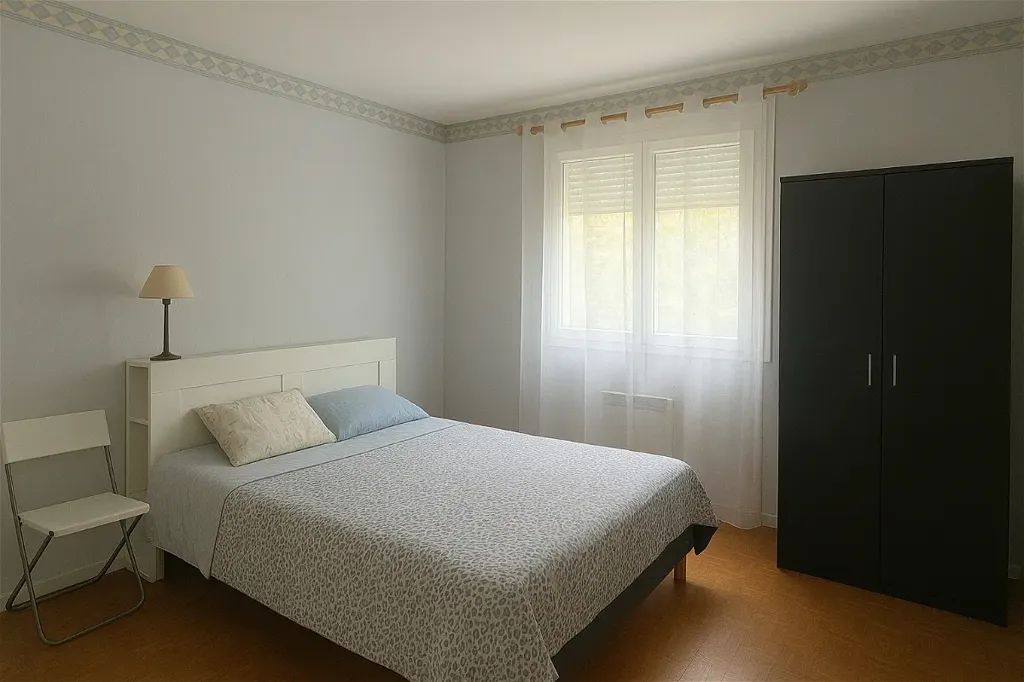 Chambres - Appartement 2 Pièces à Rafraîchir en Centre-ville de Biarritz