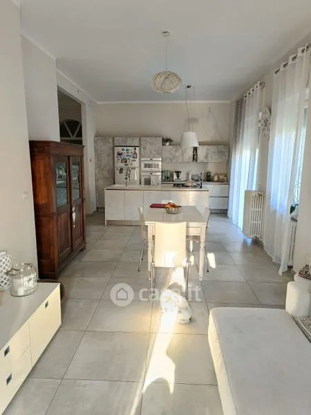 Salle à manger - Rear-Access Villa with Garden in Frassineto Po