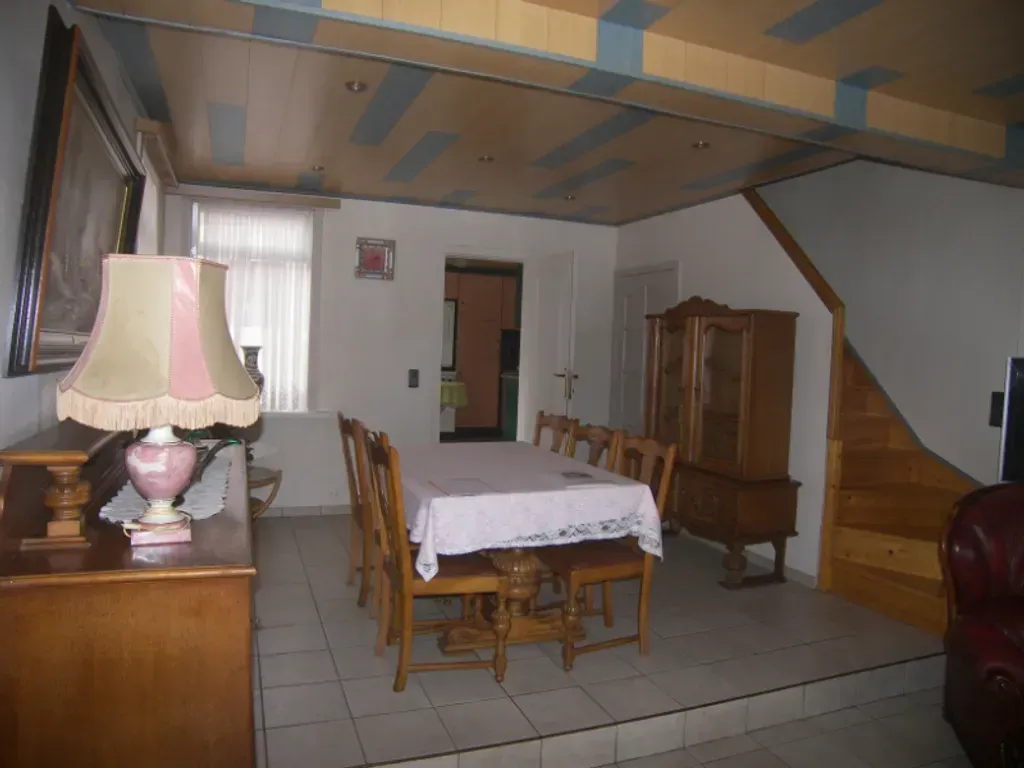 Söögituba - House with Courtyard in Mere