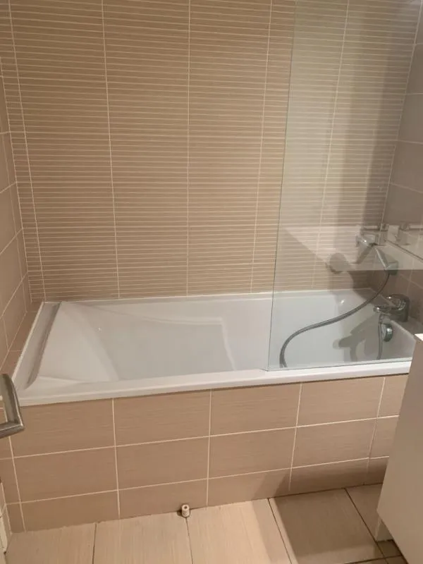 Bathrooms - T2 Flat with Terrace in City Centre